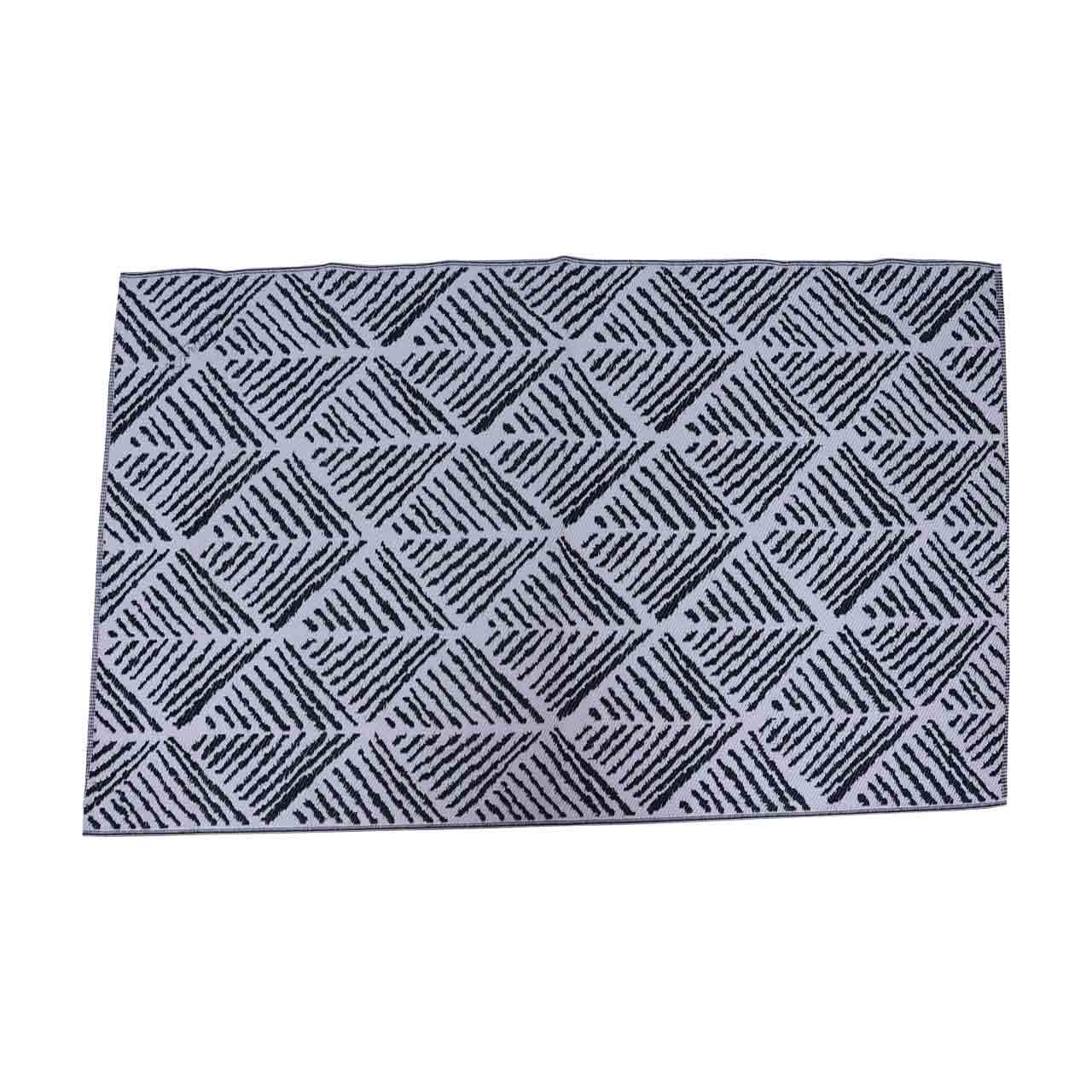 Vera Outdoor Rug, 5x7 ft, 2 Assorted Colors