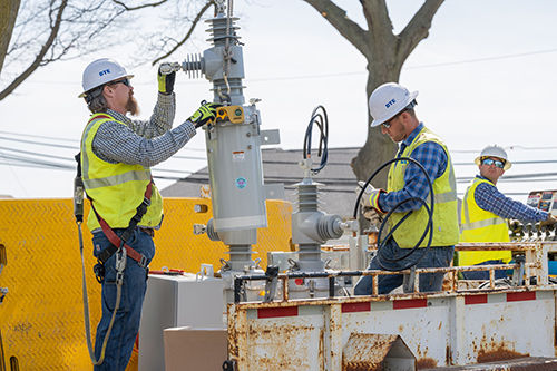 DTE Lineman working on equipment upgrades