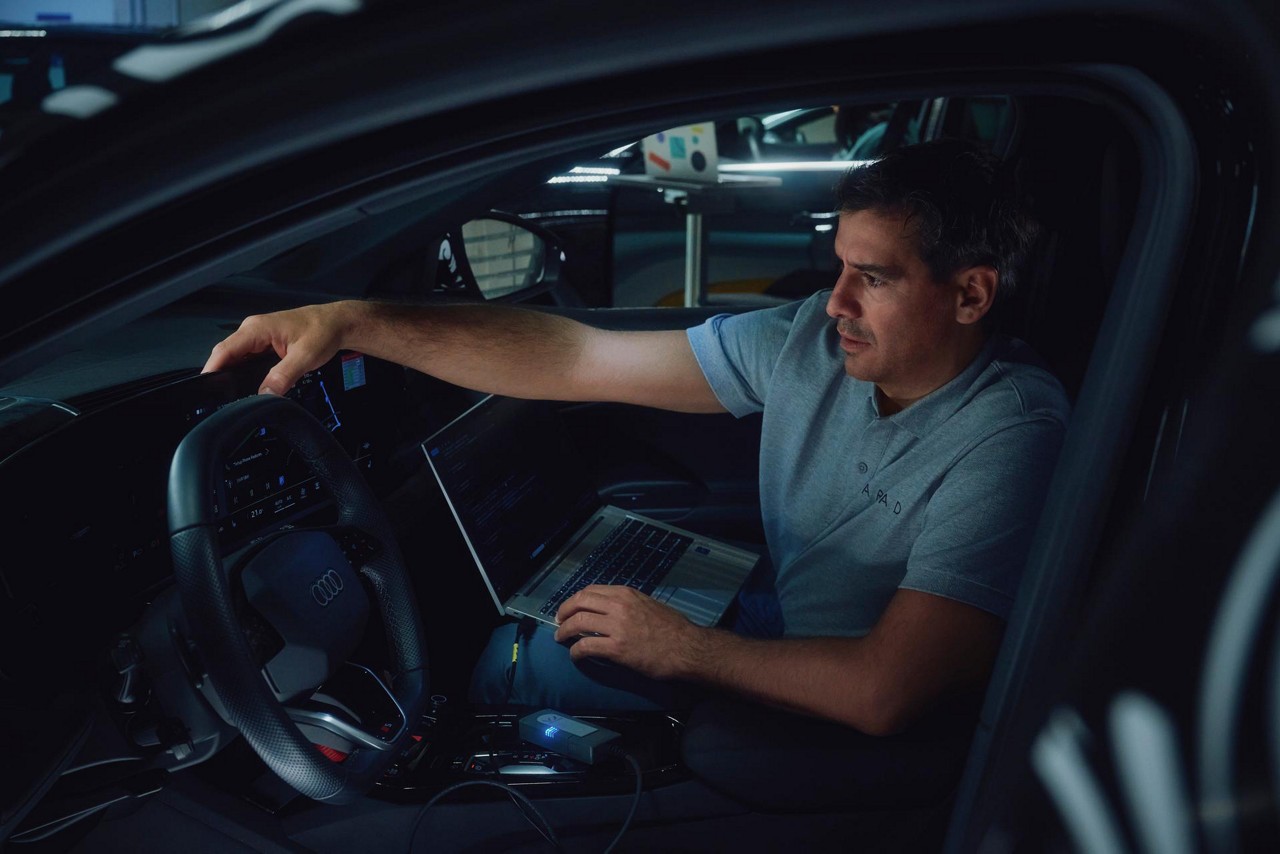 CARIAD People Tech-CARIAD and DXC pave the way for self-driving cars | DXC Technology Customer Story