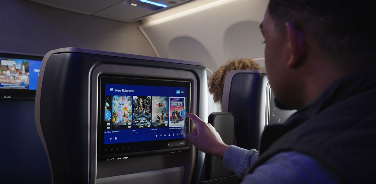 Digital solutions for airline operations - United Airlines Mainframe Modernization Video