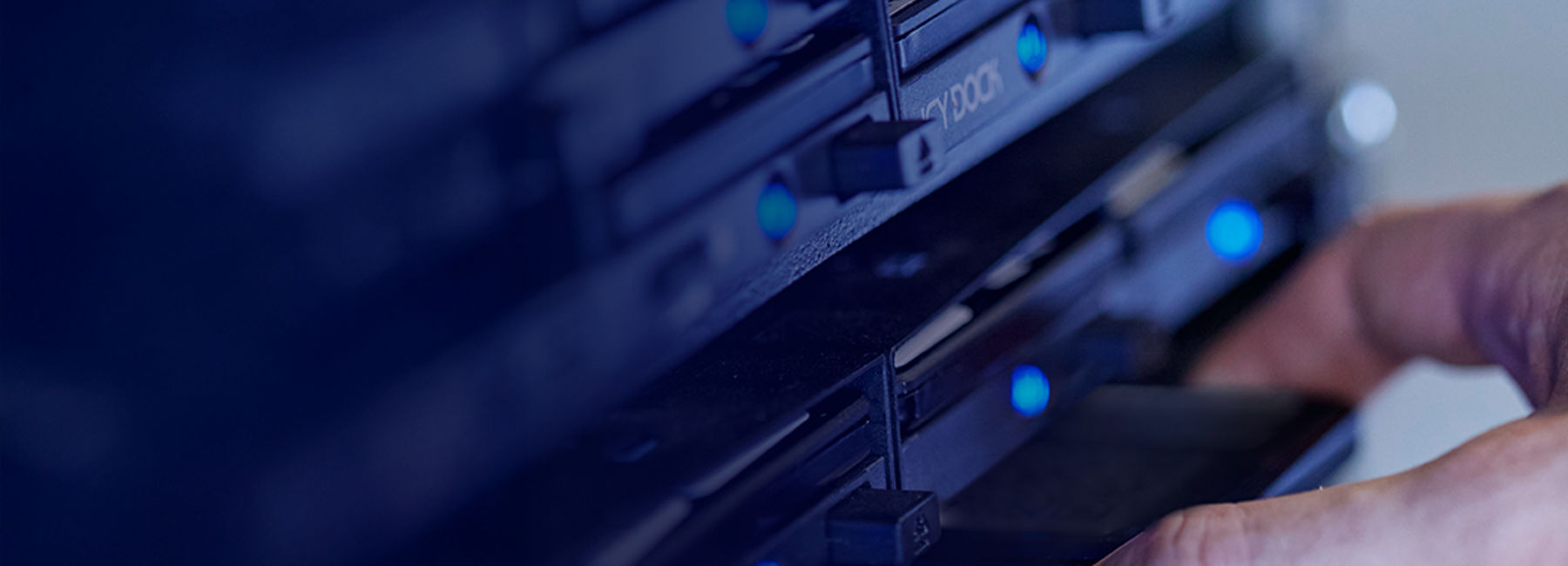 Data drives on Mobile Ingest Box, data management solutions, Mercedes-Benz | DXC Technology Customer Stories