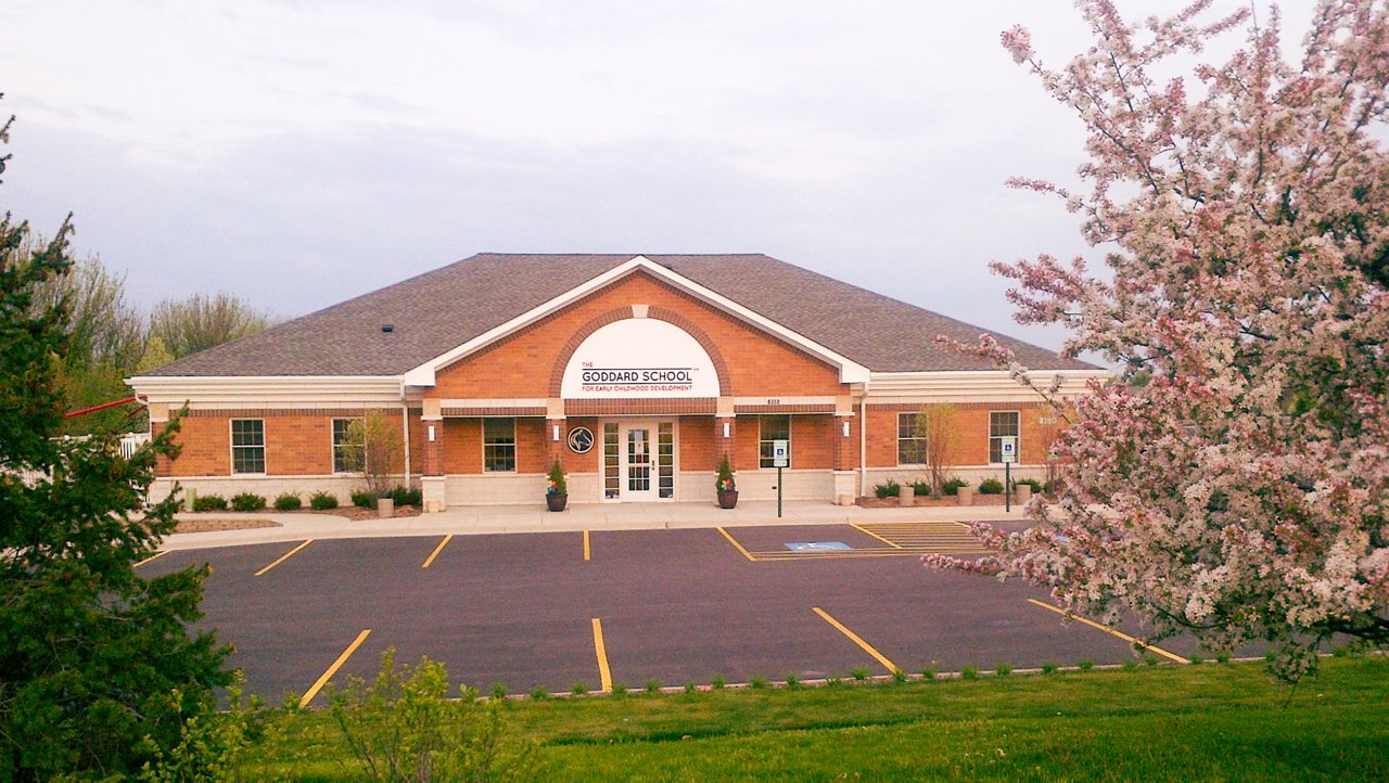 Exterior and parking area of Goddard School in Darien Illinois