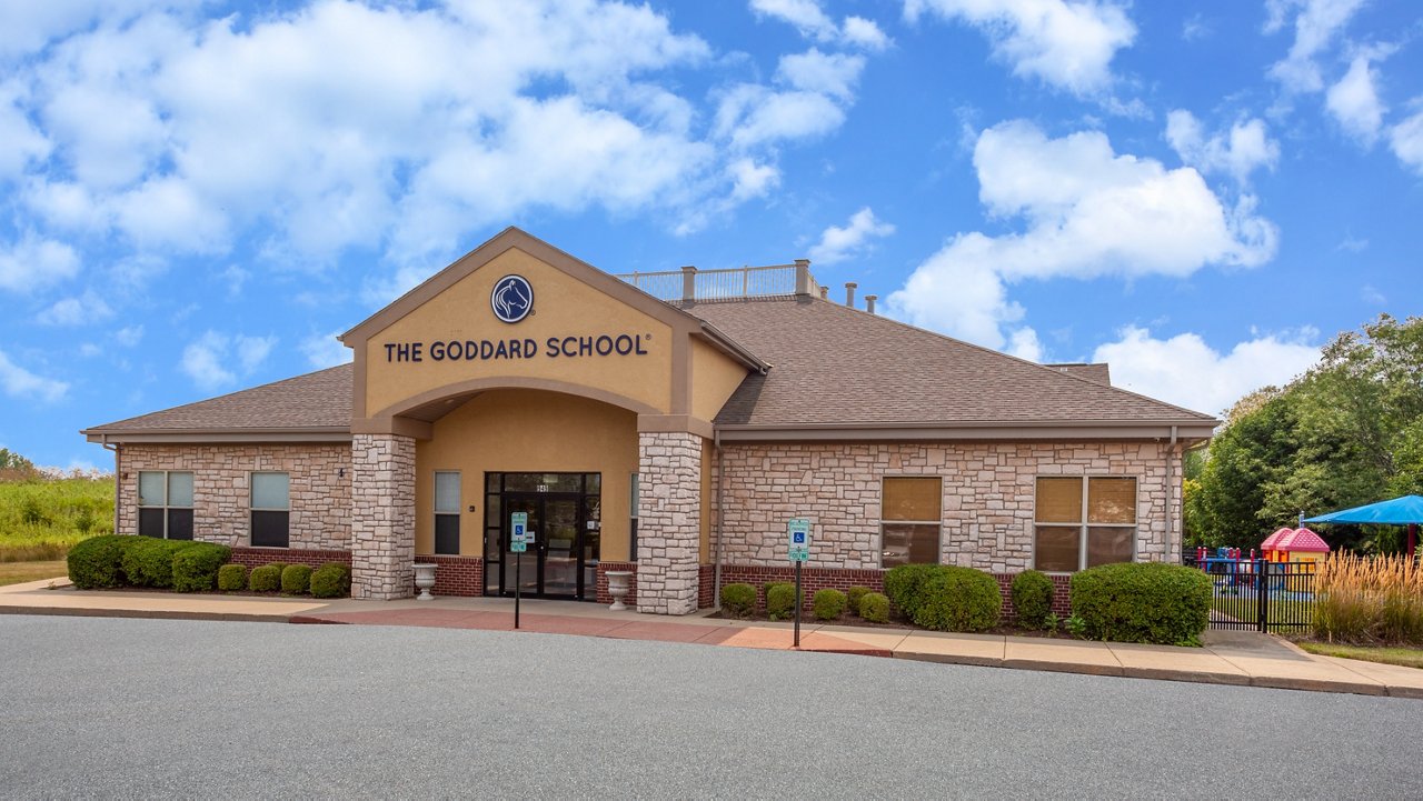 Exterior of the Goddard School in Aurora Illinois