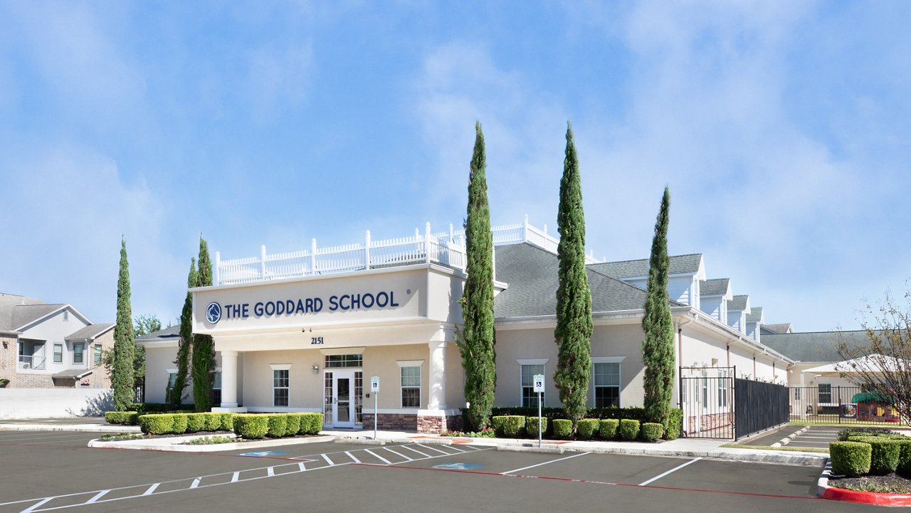 Exterior of the Goddard School in Pearland 1 Texas