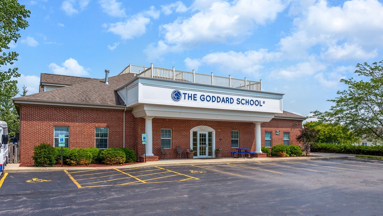 Exterior of the Goddard School in Lake in the Hills Illinois