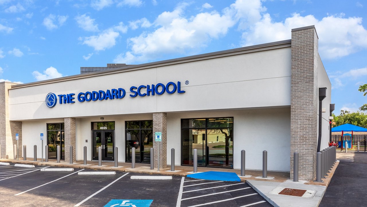 Exterior of the Goddarad School in Houston 6 Texas