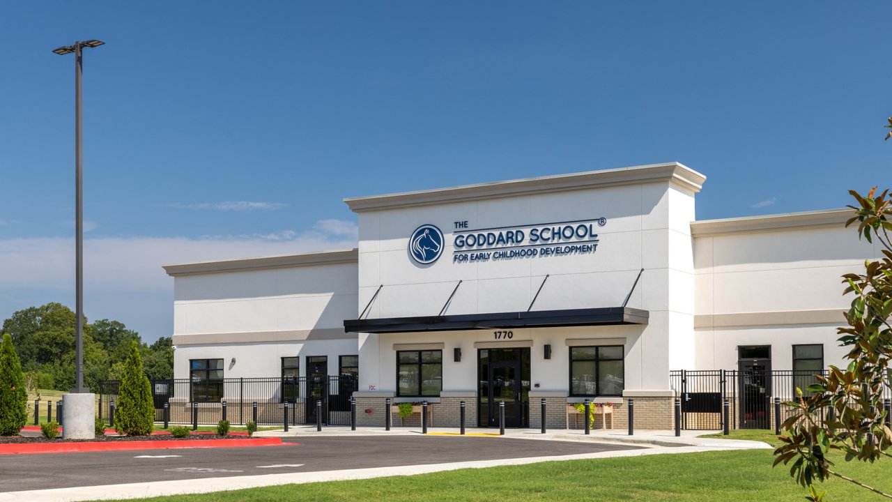 Front exterior of The Goddard School in Jonesboro, AR