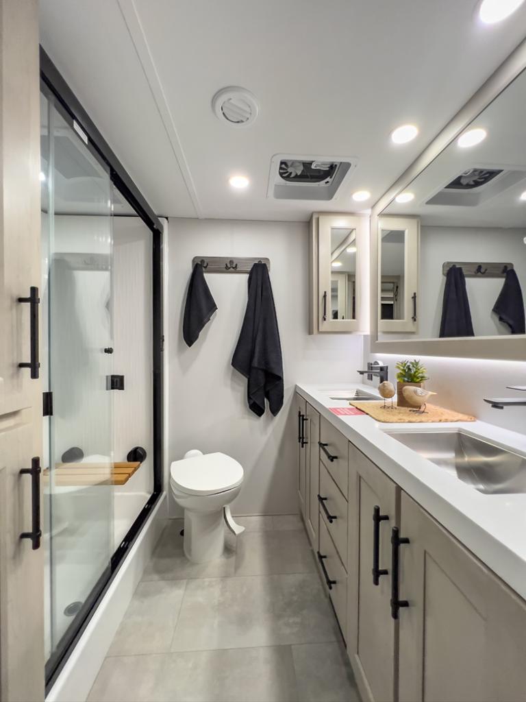Solitude 390DL Bathroom