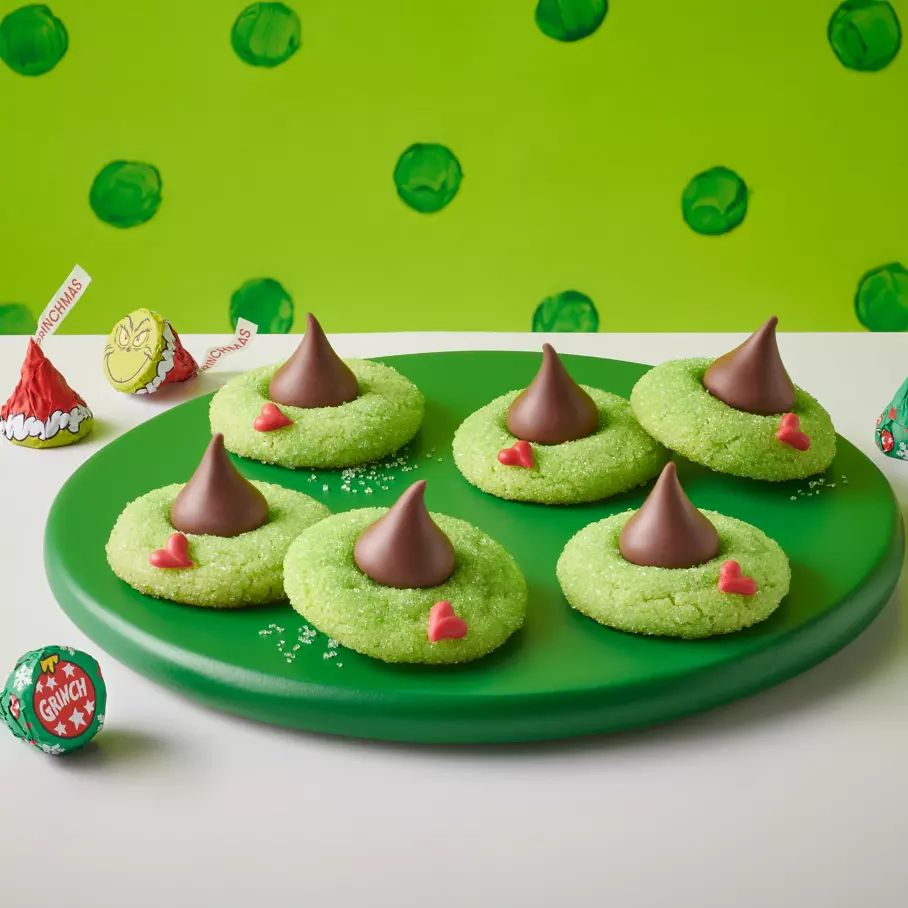 Tray of HERSHEY'S KISSES Grinch® Blossoms