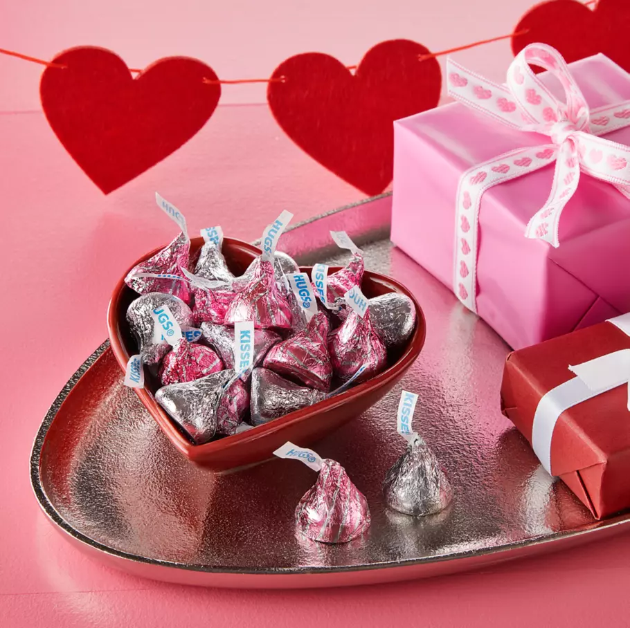 HERSHEY'S HUGS & KISSES Assorted Candy inside heart shaped bowl