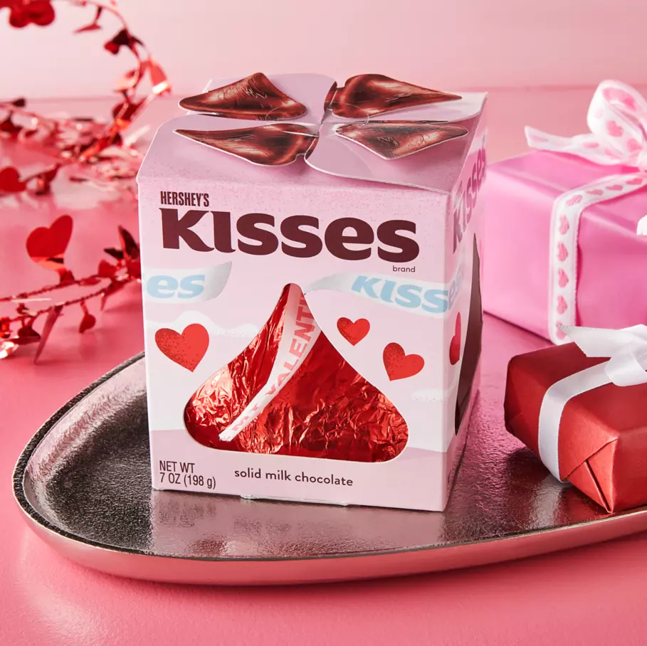 HERSHEY'S KISSES Valentine's Milk Chocolate Giant Candy, 7 oz box