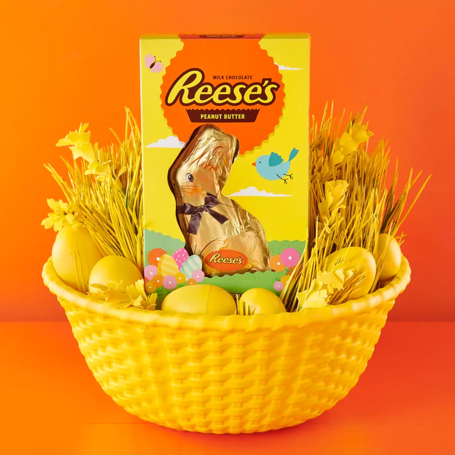 REESE'S Gold Milk Chocolate Peanut Butter Bunny inside Easter bowl