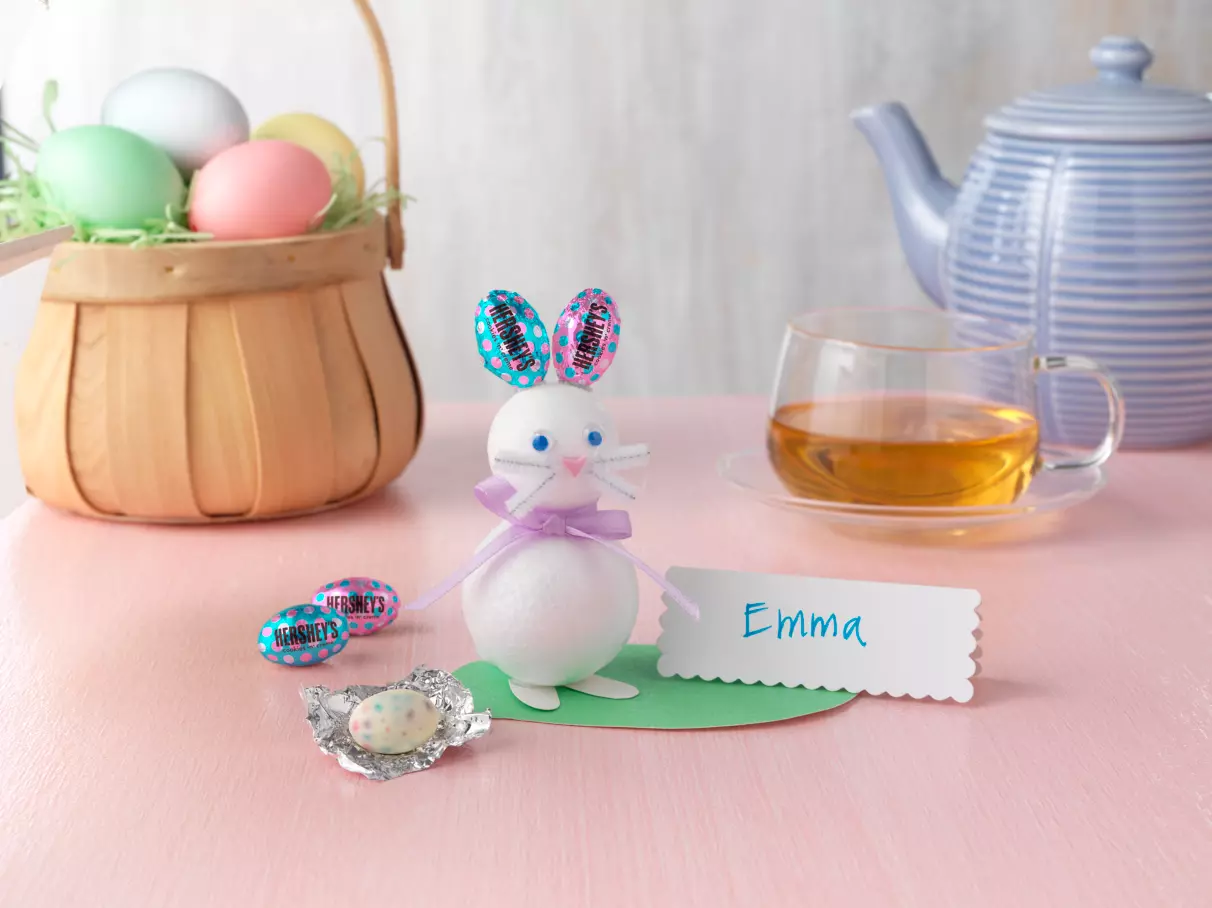 HERSHEY'S COOKIES 'N' CREME Polka Dot Eggs Bunny Craft