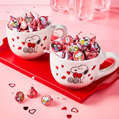 HERSHEY'S KISSES Snoopy™ & Friends Foils Milk Chocolate Candy, 9.5 oz bag