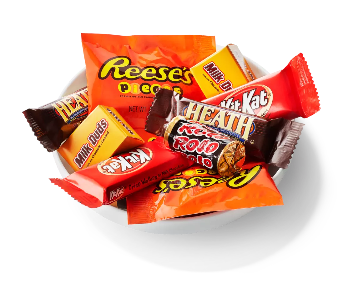 Hershey Snack Size Assortment, 35.04 oz bag - Candy in Bowl