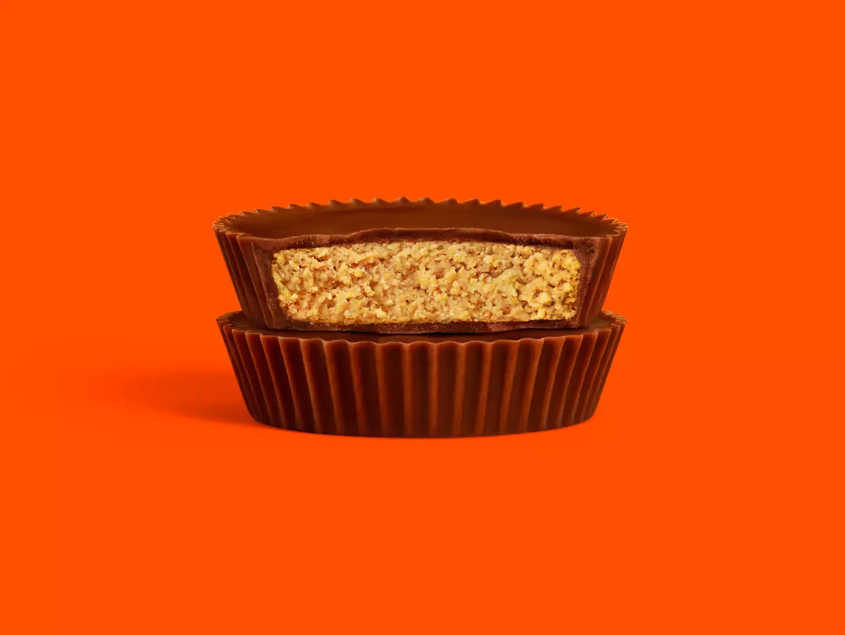 REESE'S Holiday Milk Chocolate Super King Peanut Butter Cups, 4.2 oz - Out of Package