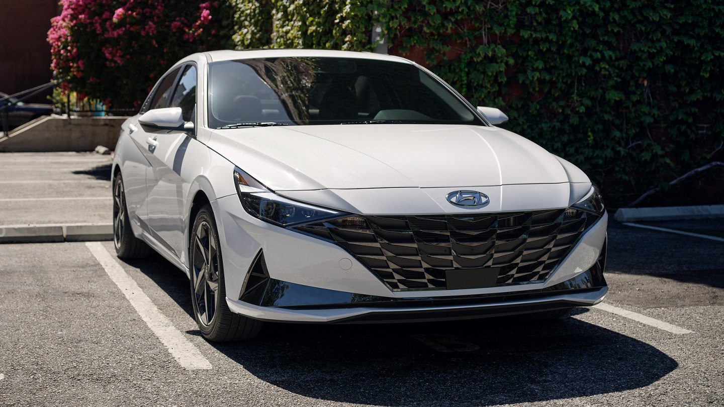 Super Fuel Efficient Sedan - Hyundai Elantra Hybrid 