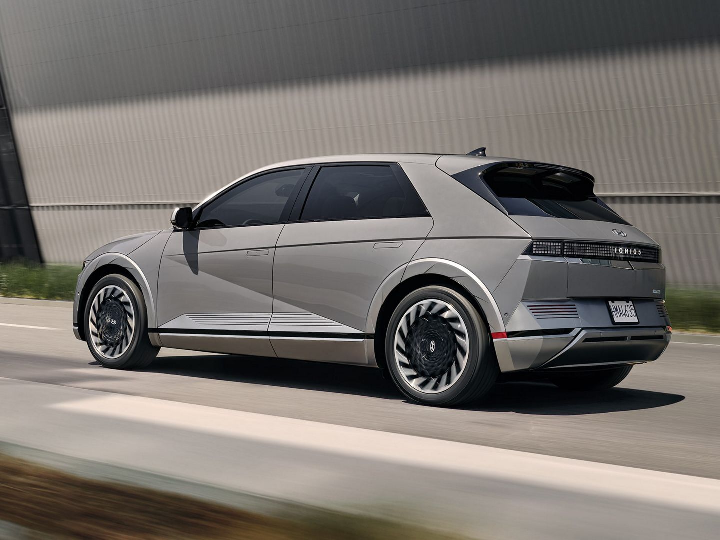 2022-ioniq-5-0227-nobluecar-gallery:4-3?