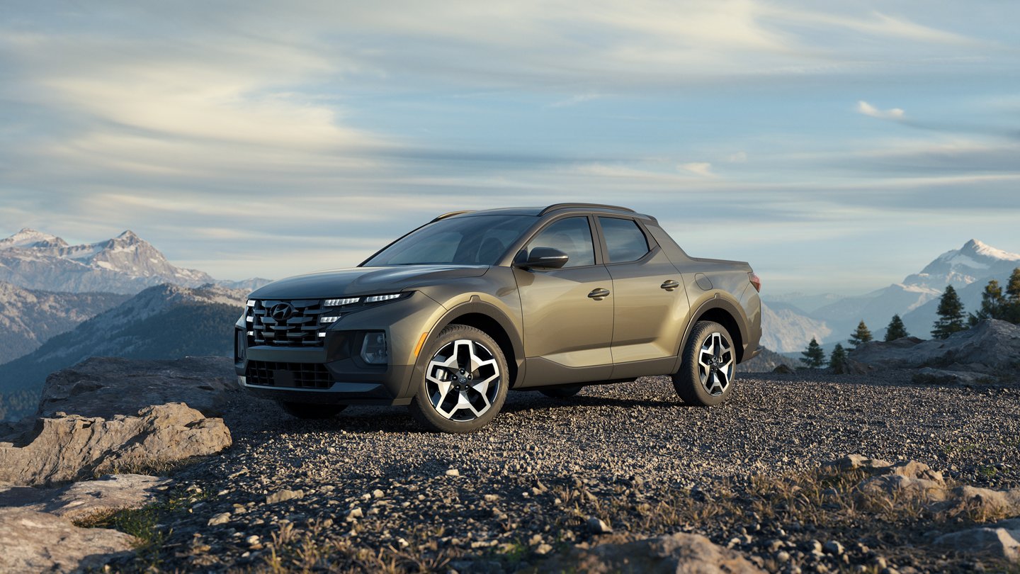 2022 Hyundai Santa Cruz Off-roading 2022 Hyundai Santa Cruz off-roading on a mountain top