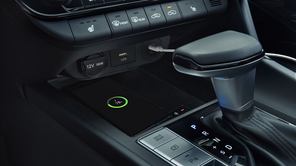 Hyundai Elantra interior detail