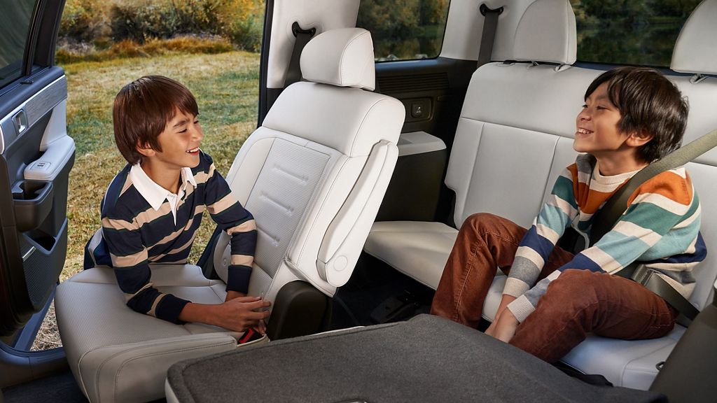 2026 Hyundai Santa Fe 3rd Row and Captains Chairs