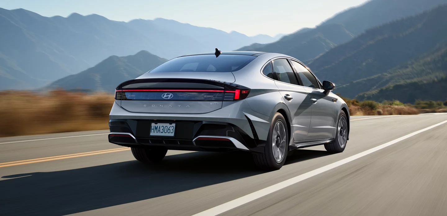 2026 Hyundai Sonata Hybrid Powertrain and Performance Comparison