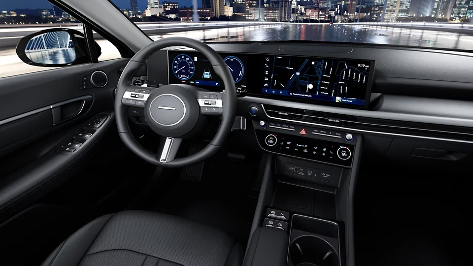 360 Interior Image of the 2024 SONATA Limited Hybrid in Black