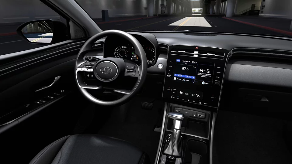 360 Interior Image of the 2024 TUCSON SEL in Black