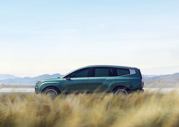 2025-ioniq-9-0002-reveal:7-5?wid=700&hei