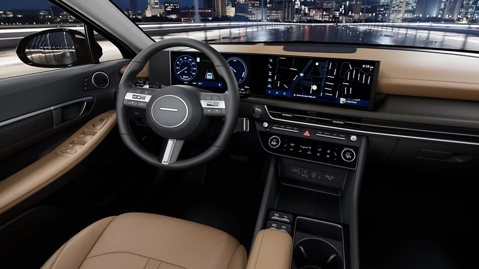 360 Interior Image of the 2025 SONATA  Limited Hybrid in Dark Gray/Camel