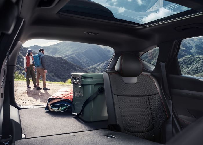 2025 Tucson Hybrid split-fold rear seat