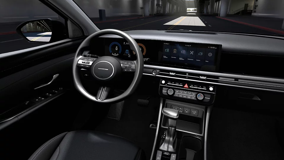 360 Interior Image of the 2025 TUCSON SE in Black