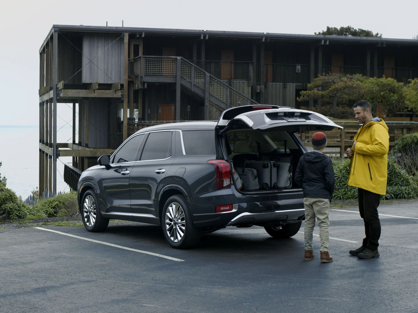 hyundai 8 passenger van