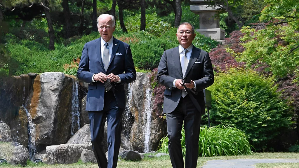 Hyundai Executive Chair Euisun Chung meeting with Joe Biden