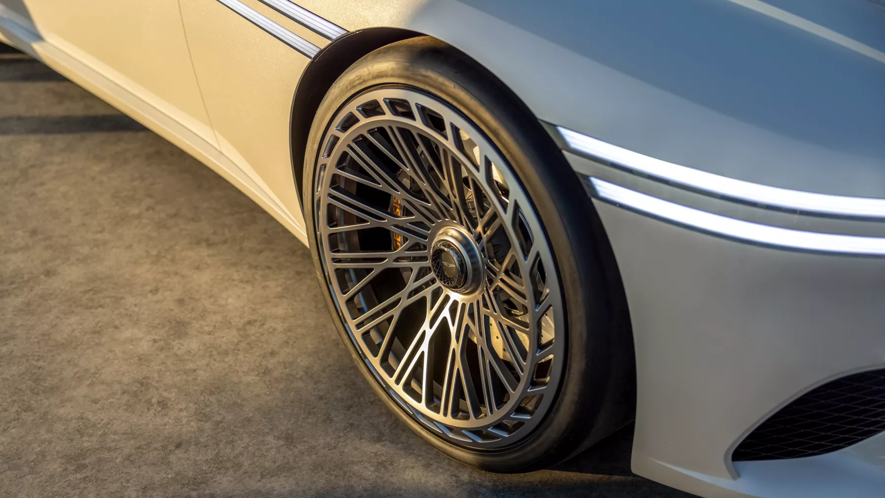 Close-up of the X Convertible Concept’s tires and rims.