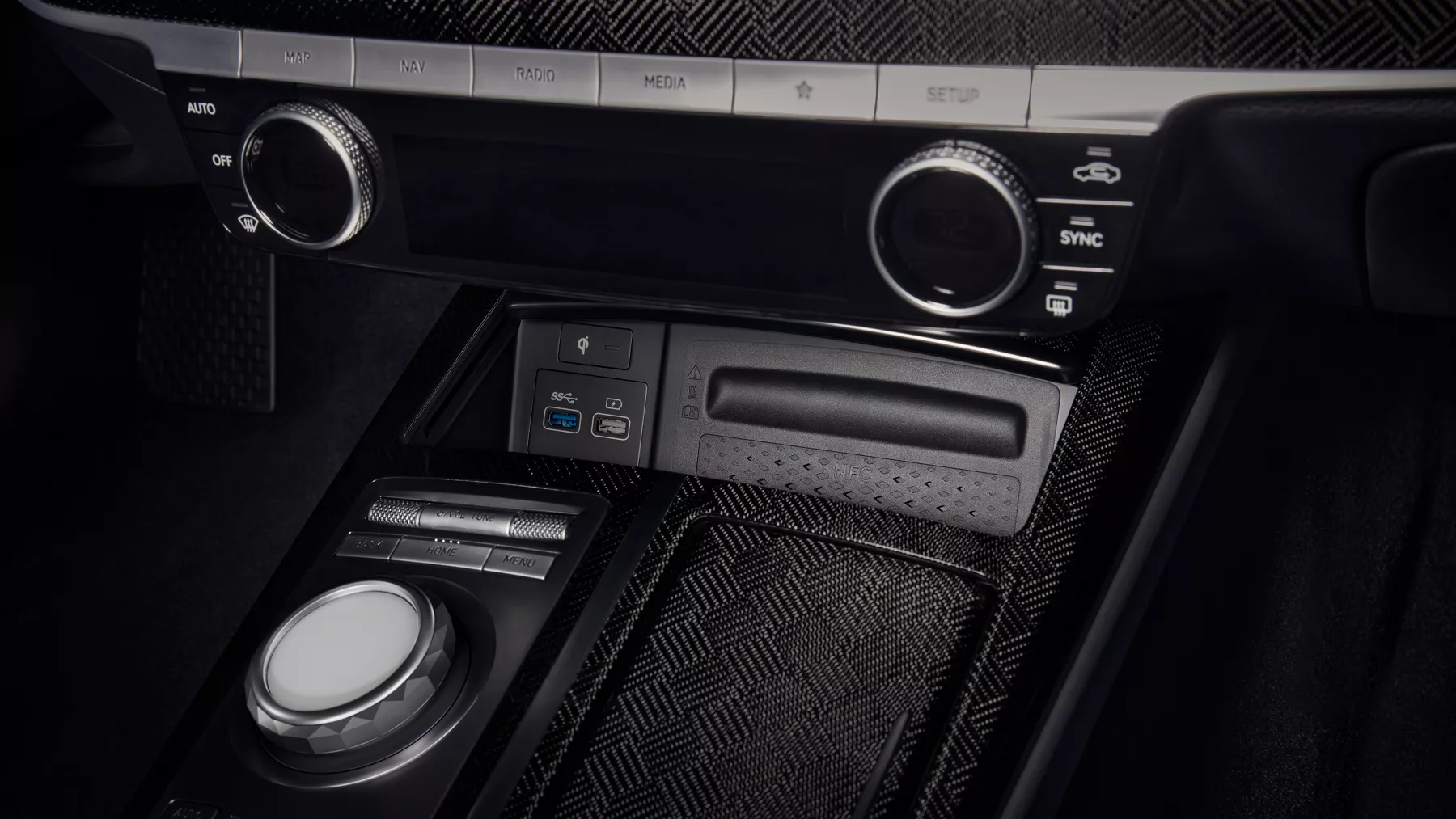 G80 air conditioning and heating controls.