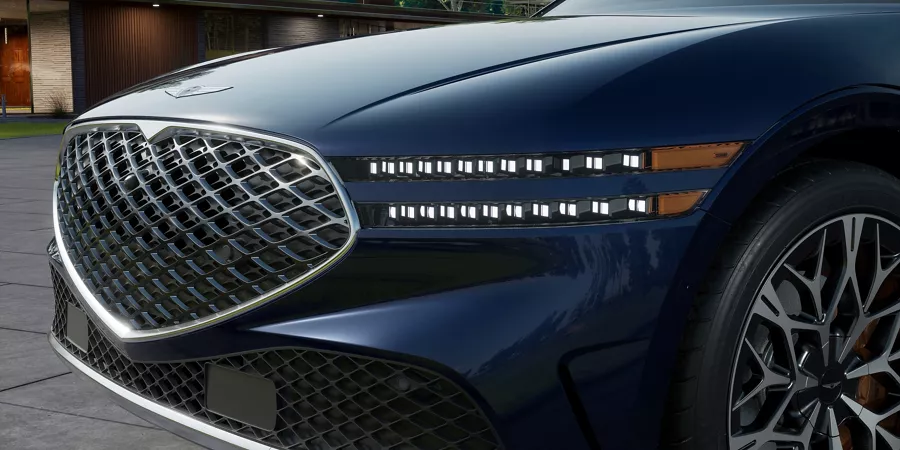 G90 front grille and front tail light.