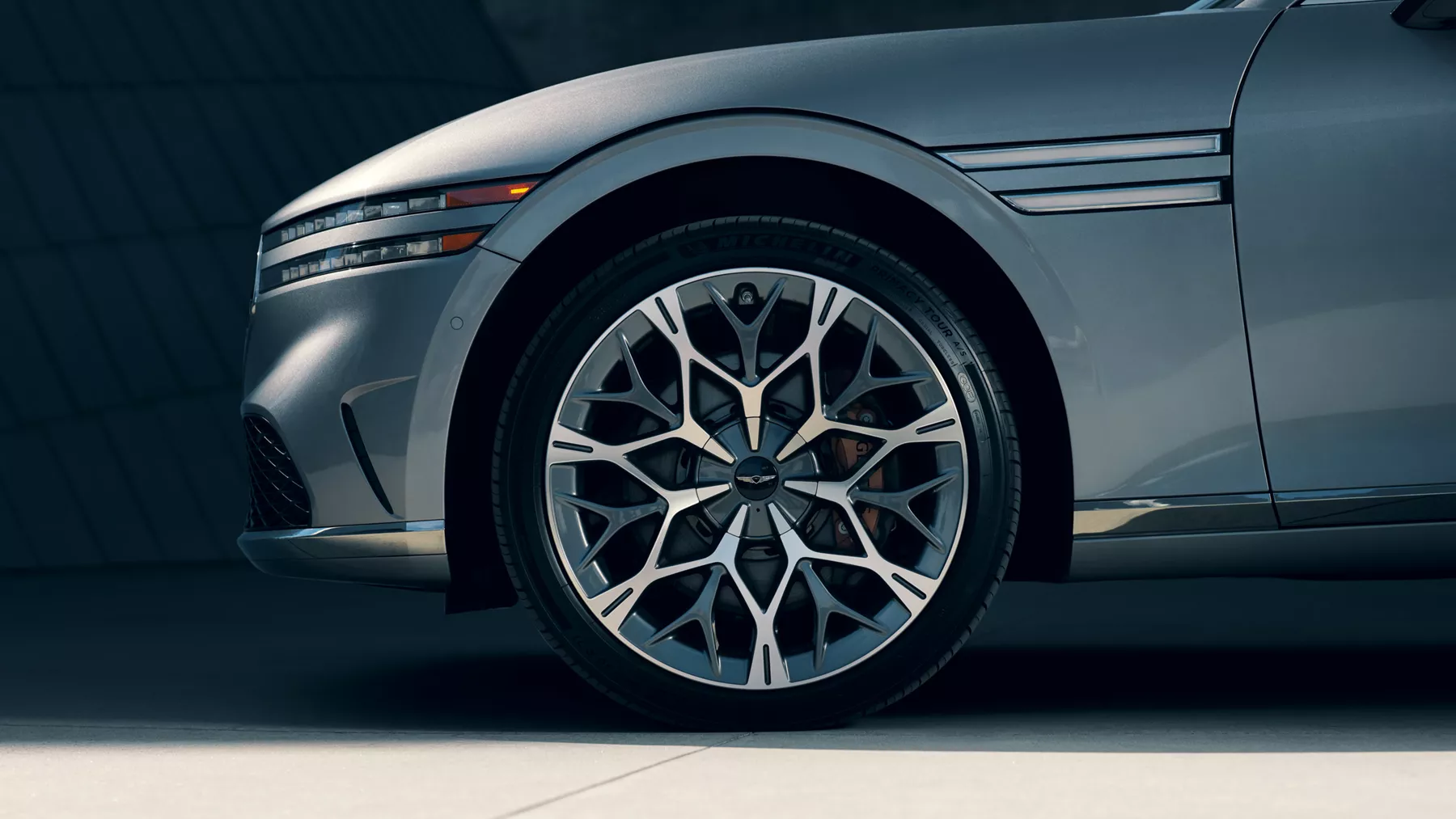 G90 front driver's-side tire.