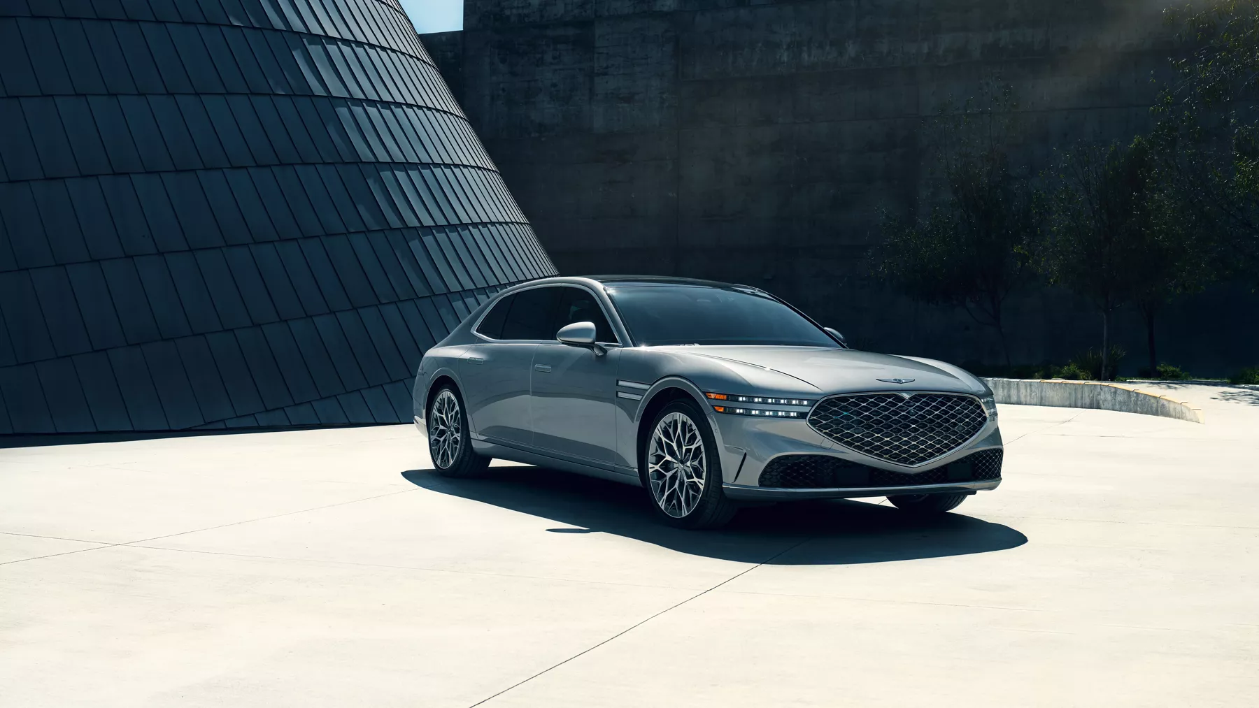 Front grille and headlights of parked G90.