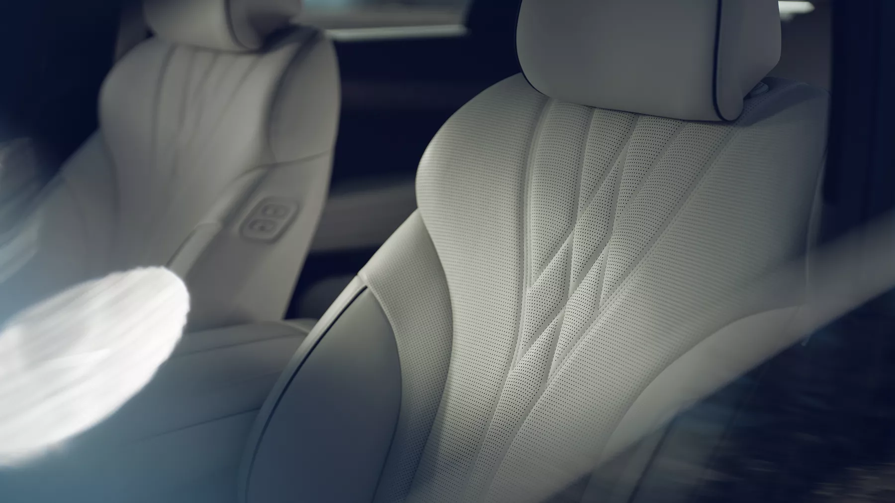 Electrified G80 driver and passenger seats.