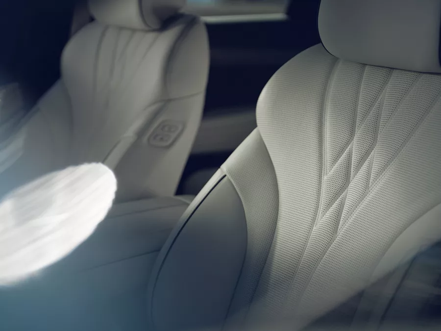 Electrified G80 driver and passenger seats.