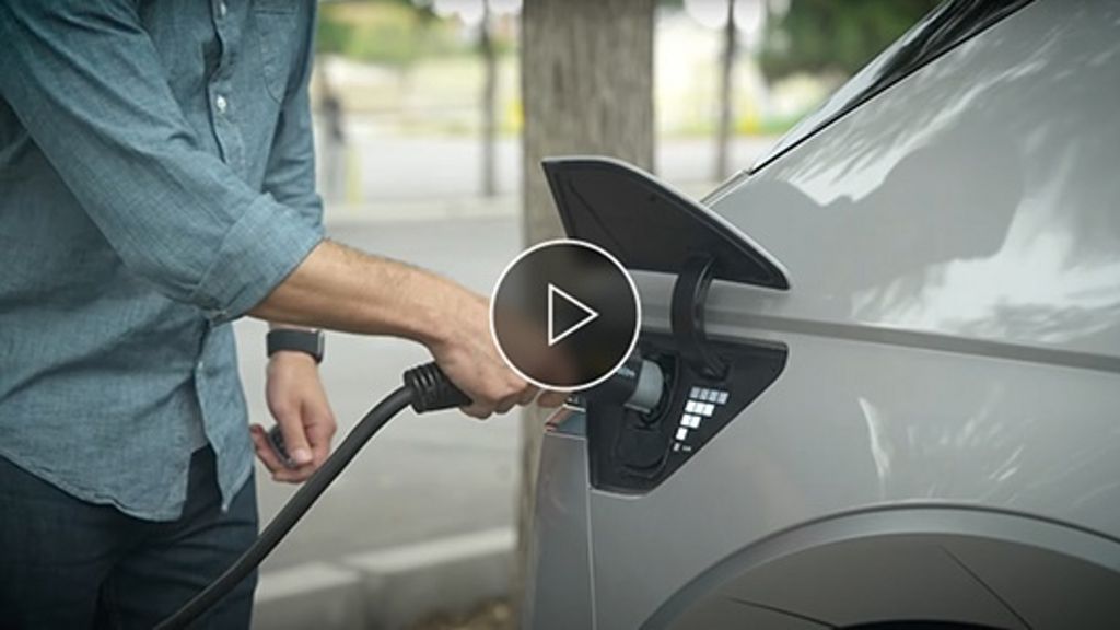 IONIQ 5 N How-to video: Charge Port