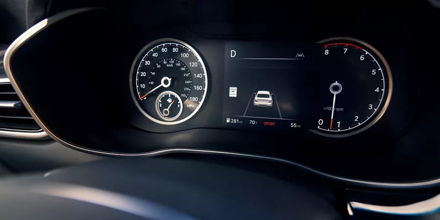 Genesis G70 儀錶板內飾特寫畫面