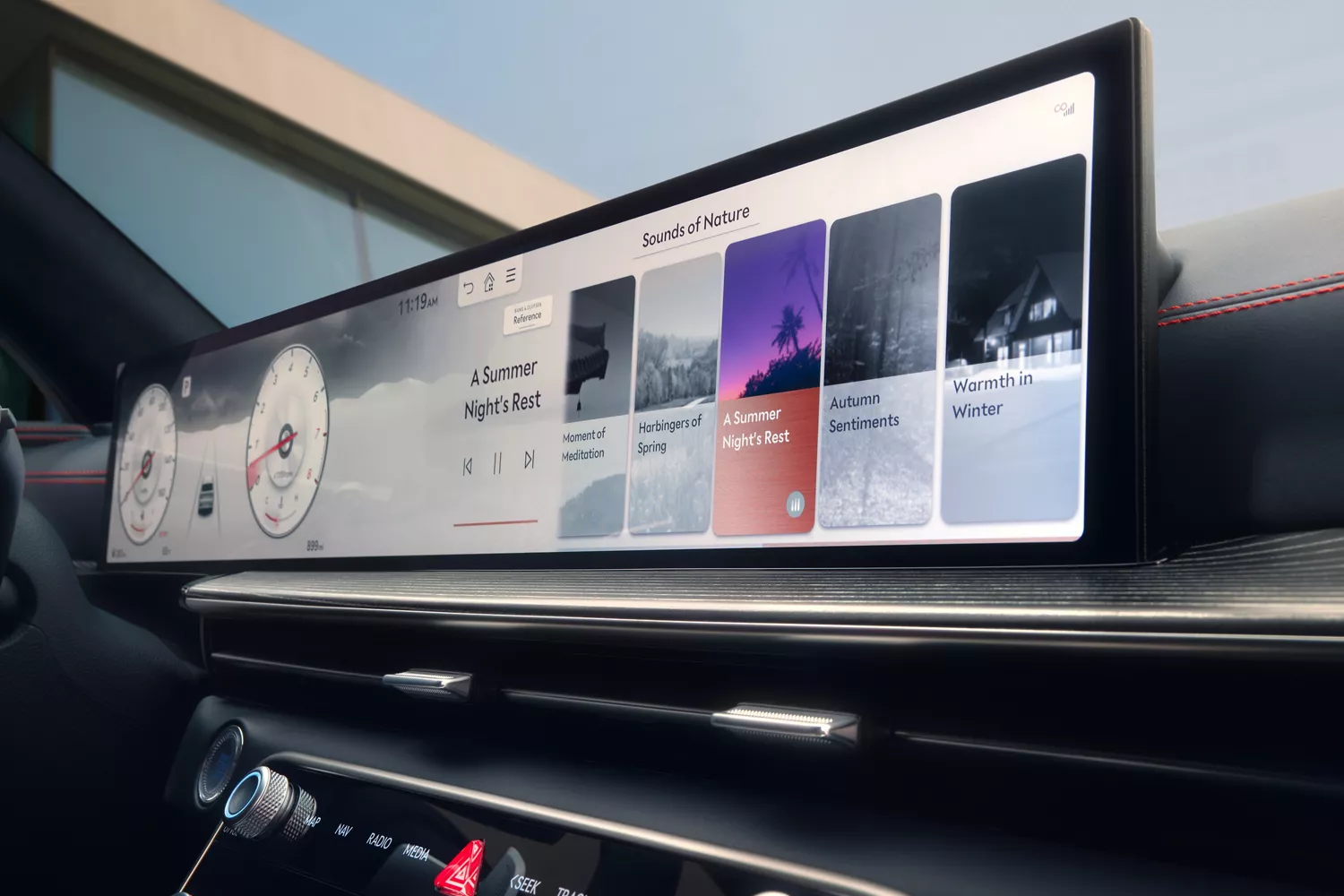 Interior close up of 27” OLED Cluster and Navigation Integrated display in the Genesis GV80 Coupe