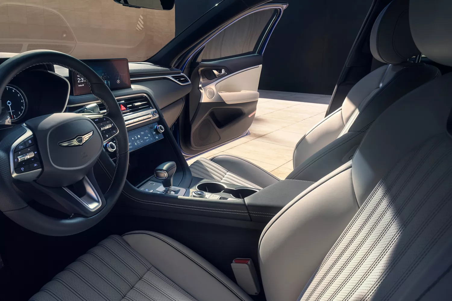 "Design Details" component with driver side interior view of Genesis G70 seats in Fog Gray