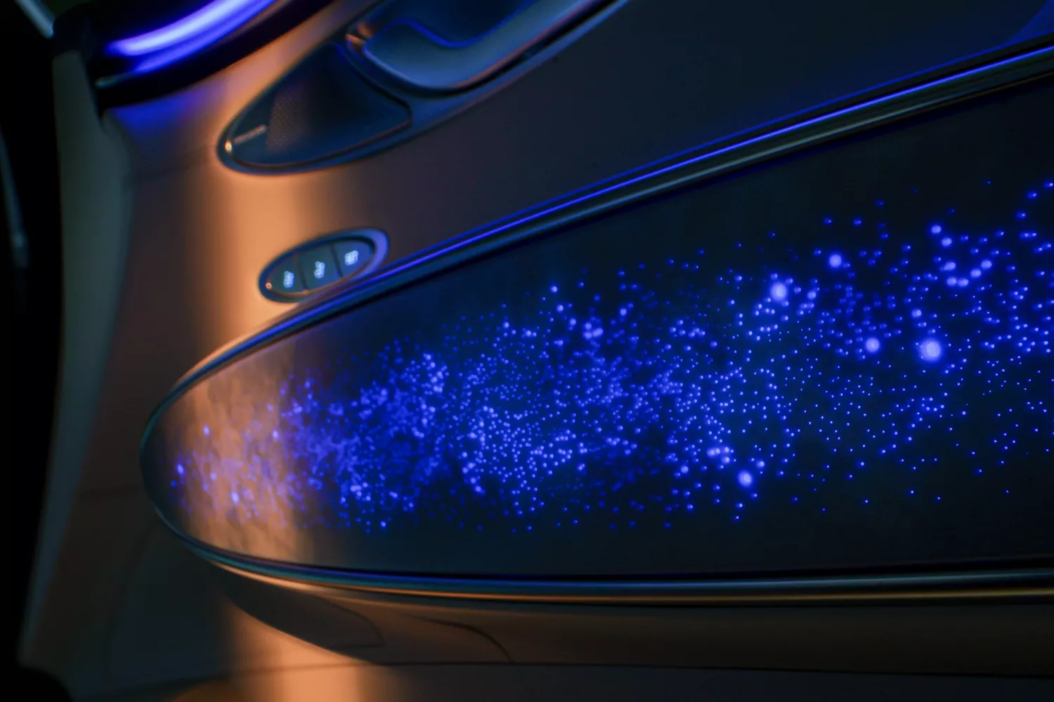 Close up of blue ambient lighting on interior of Genesis Electrified GV70