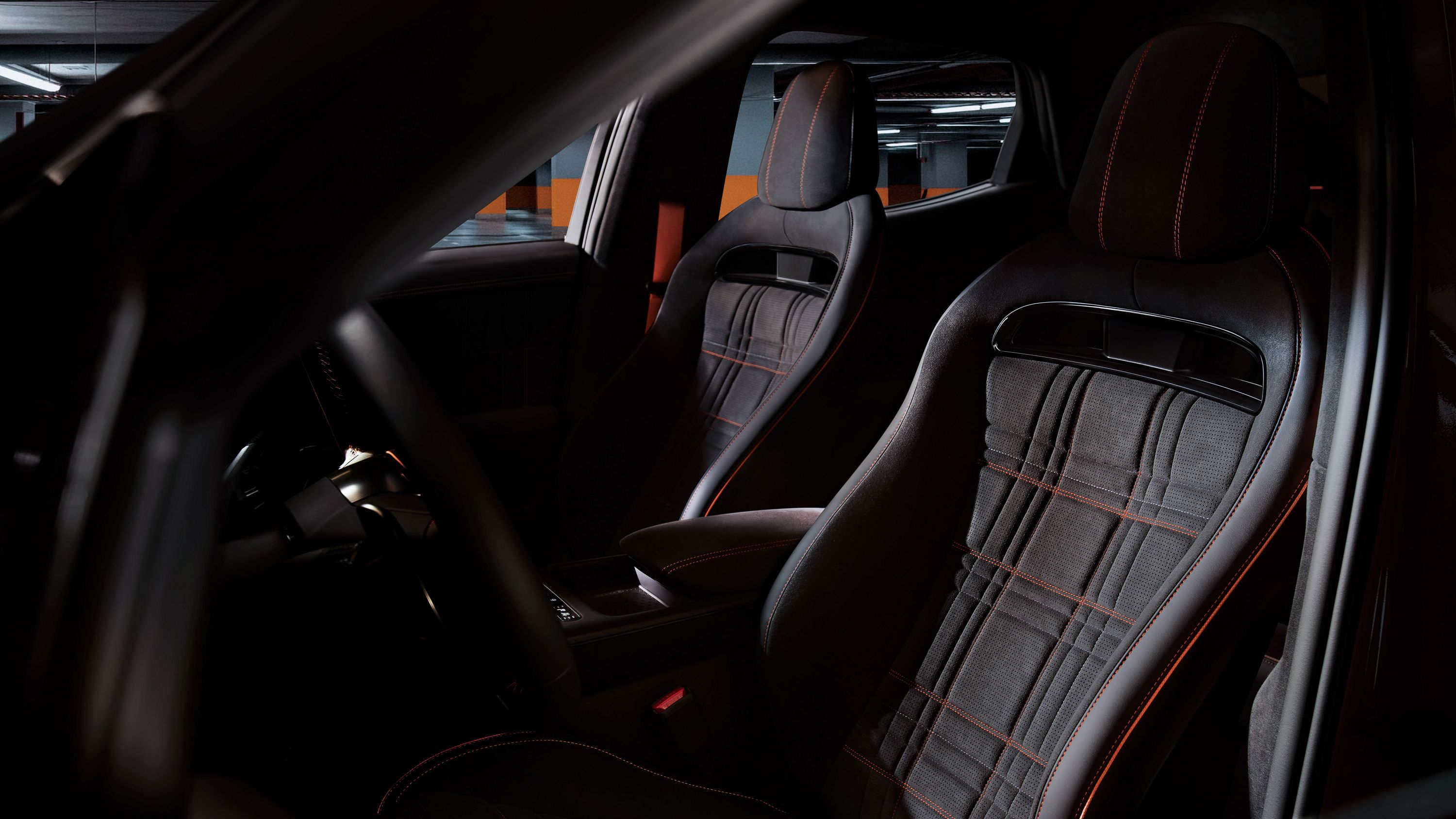 Ковшовые кресла Genesis GV60 Magma из замши