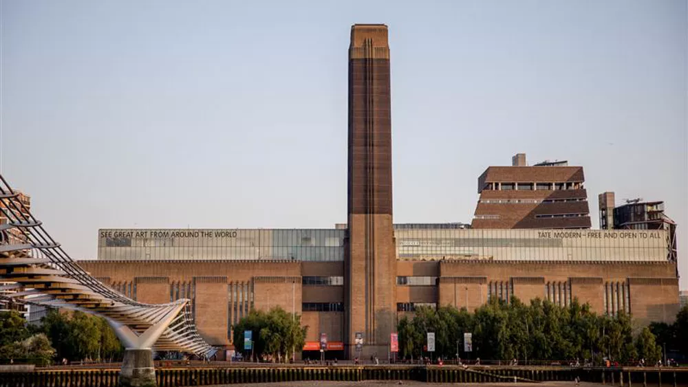 Exterior photograph of the Tate Modern Museum in London during the day time