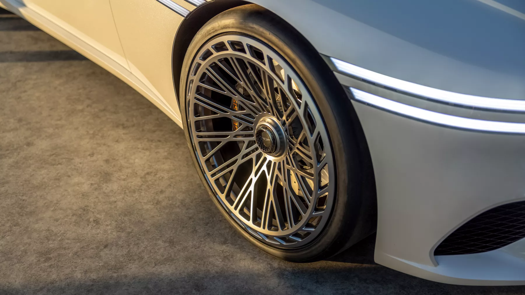 Close-up of the X Convertible Concept’s tires and rims.