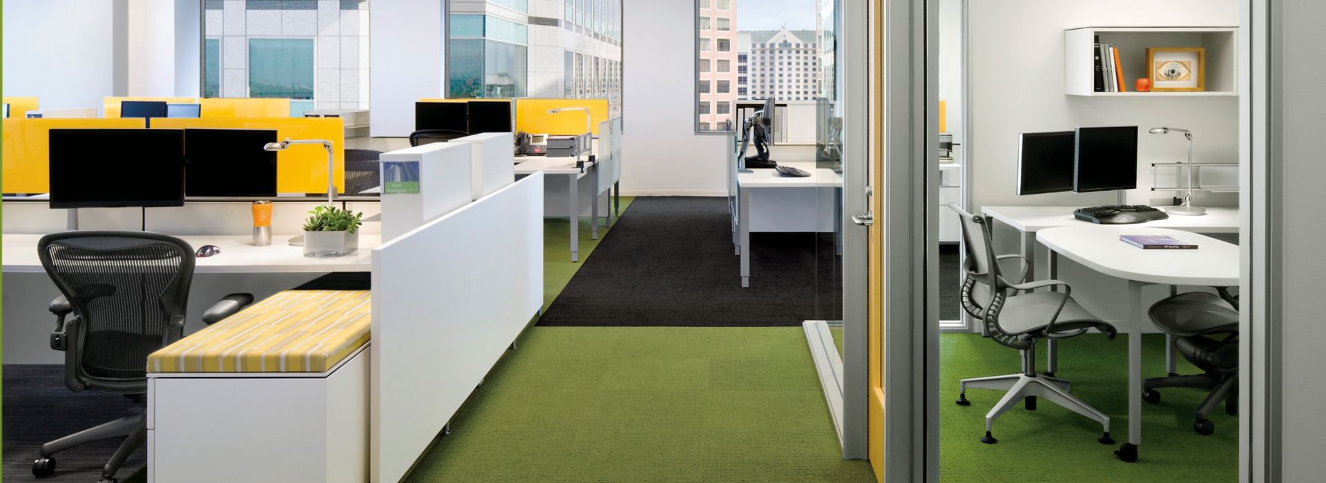 Interface Monochrome and Striation carpet tile in walkway of office with multiple open offices and a private office número de imagen 2